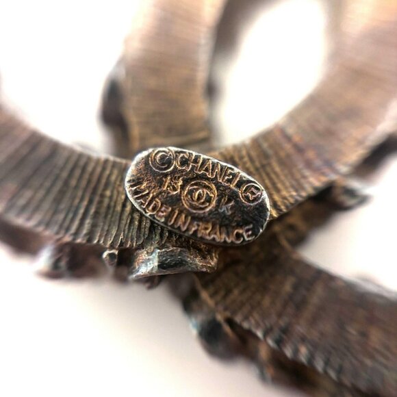 CHANEL Black Logo Brooch - Picture 5 of 5